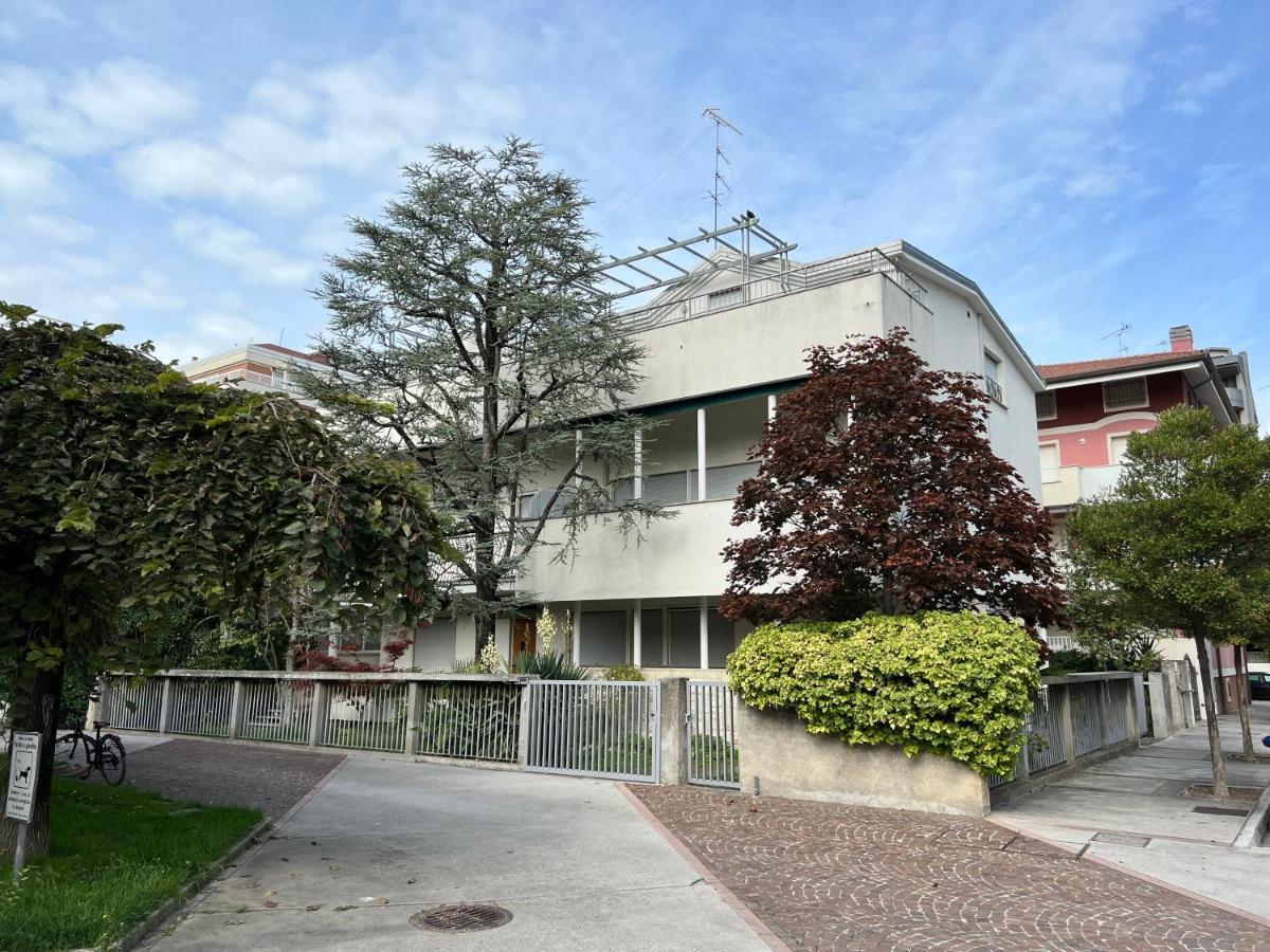 Villa Verdi Apartments Grado Bagian luar foto